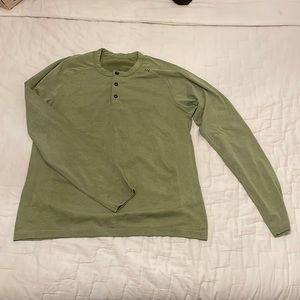 Men’s lulu lemon olive green Henley